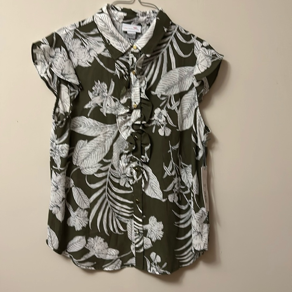 Liz Claiborne blouse cap sleeve button/ruffle front floral size S new with tags